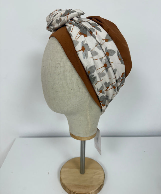 Pañuelo Oncológico Carla Bedia | Lara Cognac Floral Gris