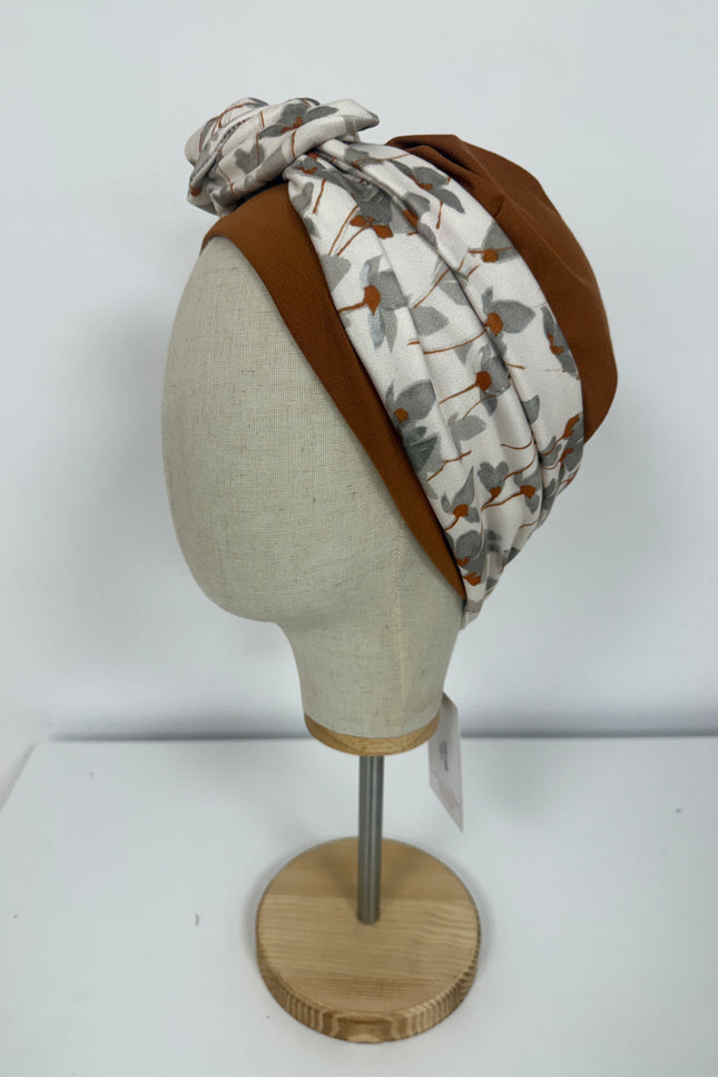 Pañuelo Oncológico Carla Bedia | Lara Cognac Floral Gris