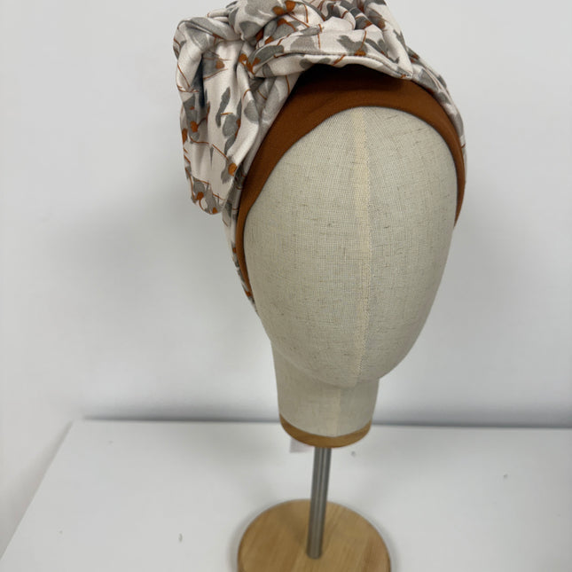 Pañuelo Oncológico Carla Bedia | Lara Cognac Floral Gris