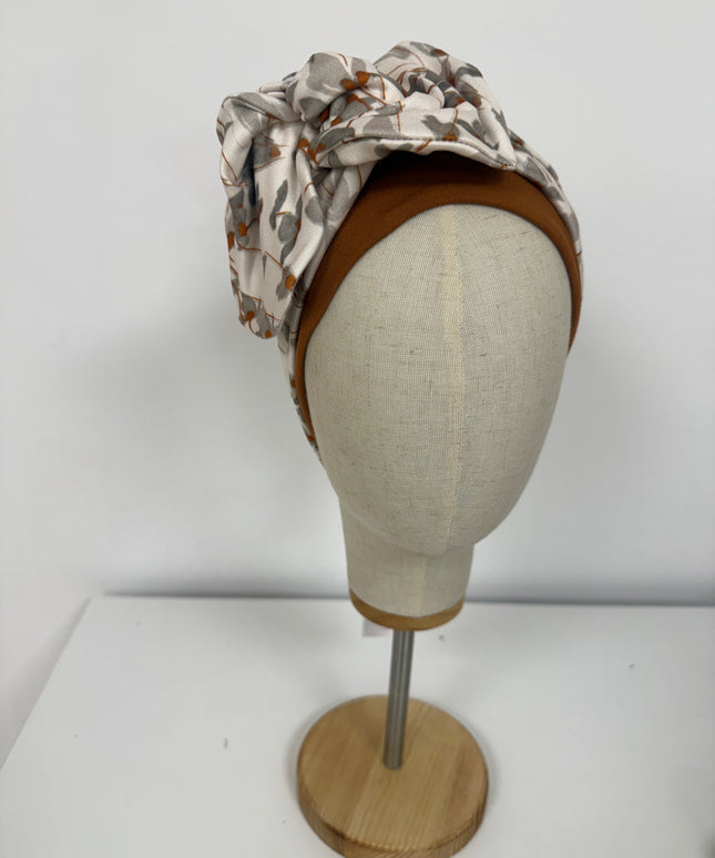 Pañuelo Oncológico Carla Bedia | Lara Cognac Floral Gris