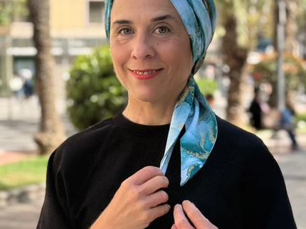 Pañuelo Oncológico Carla Bedia | Zoe Silk Mármol Azul