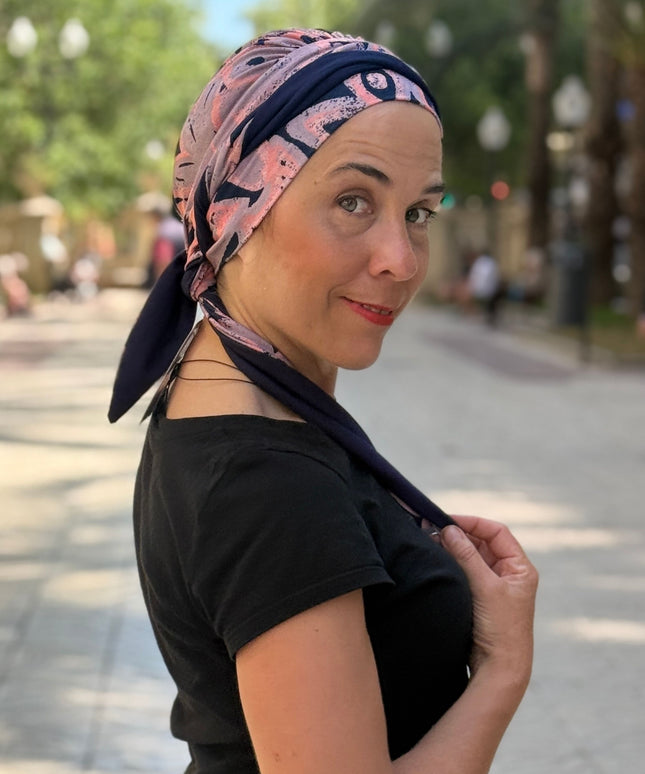 Pañuelo Oncológico Carla Bedia | Zoe Bambú Abstrac Coral Navy