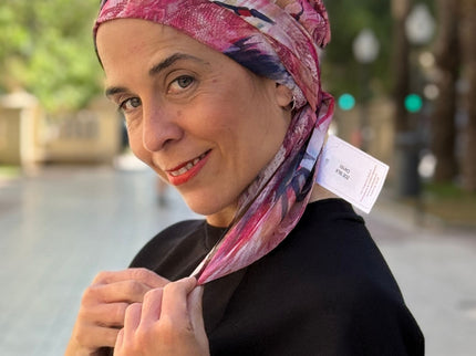 Pañuelo Oncológico Carla Bedia | Zoe Silk Plumas Rosé