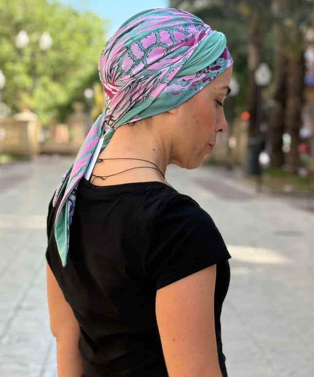 Pañuelo Oncológico Carla Bedia | Zoe Bambú Animal Pink Green