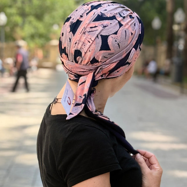 Pañuelo Oncológico Carla Bedia | Zoe Bambú Abstrac Coral Navy