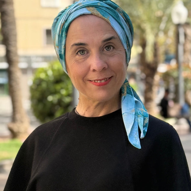 Pañuelo Oncológico Carla Bedia | Zoe Silk Mármol Azul