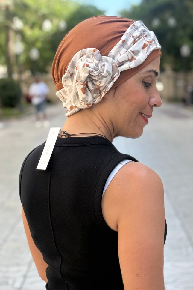 Pañuelo Oncológico Carla Bedia | Lara Cognac Floral Gris