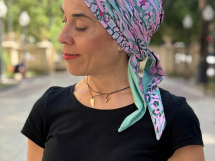 Pañuelo Oncológico Carla Bedia | Zoe Bambú Animal Pink Green