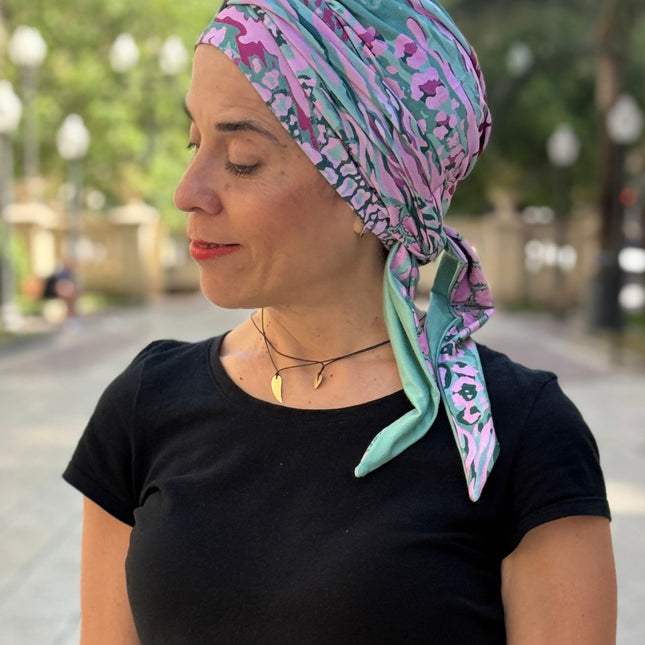 Pañuelo Oncológico Carla Bedia | Zoe Bambú Animal Pink Green