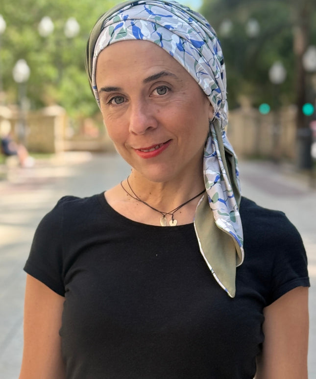 Pañuelo Oncológico Carla Bedia | Zoe Bambú Hojas Azul Caqui