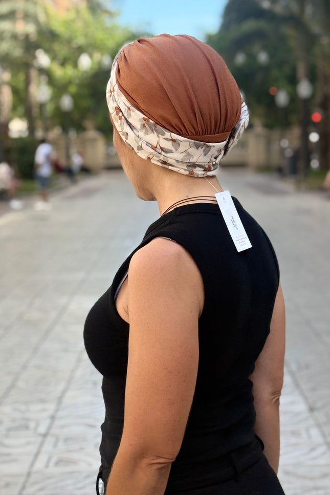 Pañuelo Oncológico Carla Bedia | Lara Cognac Floral Gris