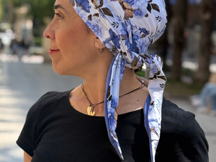 Pañuelo Oncológico Carla Bedia | Zoe Bambú Flores Azul Mostaza