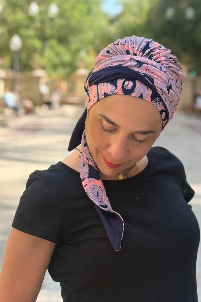 Pañuelo Oncológico Carla Bedia | Zoe Bambú Abstrac Coral Navy