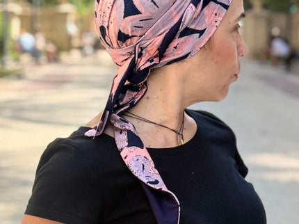 Pañuelo Oncológico Carla Bedia | Zoe Bambú Abstrac Coral Navy