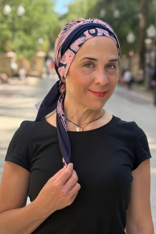 Pañuelo Oncológico Carla Bedia | Zoe Bambú Abstrac Coral Navy