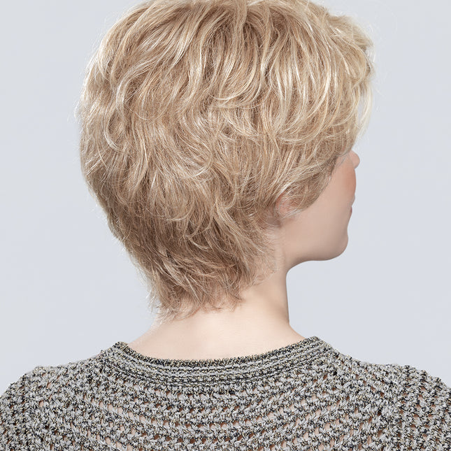 Peluca Alexis Deluxe de Ellen Wille, color Champagne Mix, fotografía en persona, vista 5