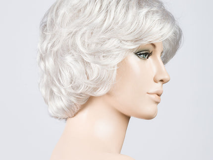 Peluca Alexis de Ellen Wille, color Silver Mix, vista lateral en maniquí