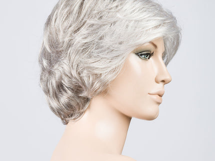 Peluca Alexis de Ellen Wille, color Snow Mix, vista lateral en maniquí