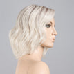 Platinblonde Rooted