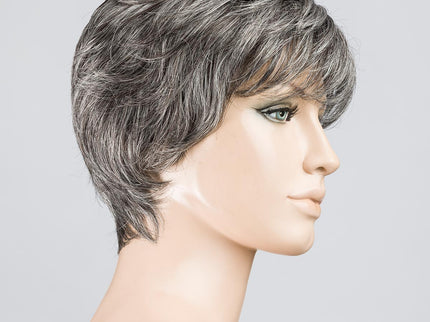 Peluca Apart Mono de Ellen Wille, color Salt Pepper Mix, vista lateral en maniquí