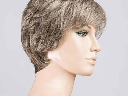Peluca Apart Mono de Ellen Wille, color Smoke Mix, vista lateral en maniquí