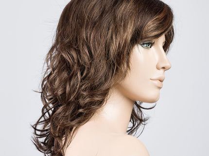 Peluca Beach Mono Part de Ellen Wille, color Chocolate Rooted, vista lateral en maniquí