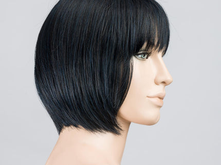 Peluca Blues de Ellen Wille, color Cosmoblack Mix, vista lateral en maniquí