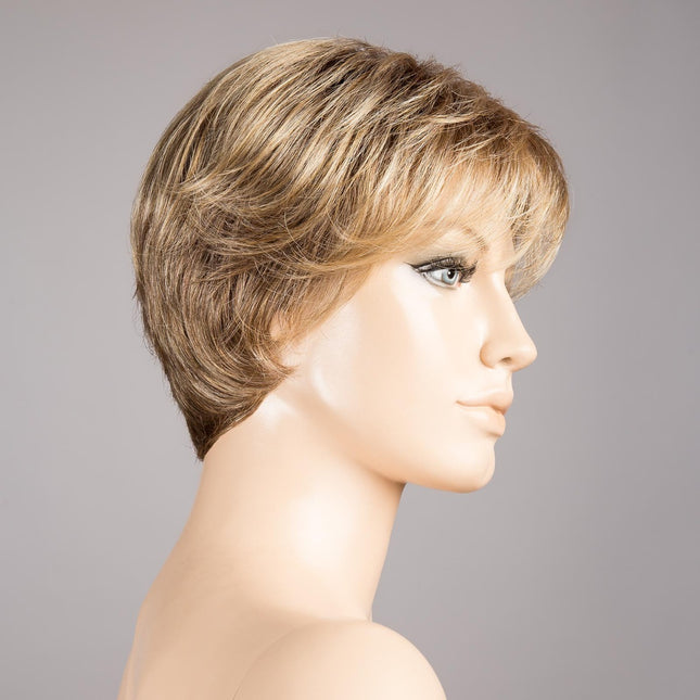 Peluca Cara 100 Deluxe de Ellen Wille, color Bernstein Rooted, vista lateral en maniquí