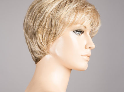 Peluca Cara 100 Deluxe de Ellen Wille, color Champagne Mix, vista lateral en maniquí