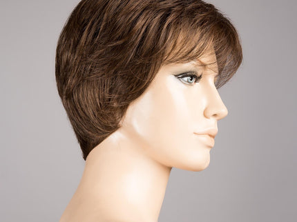 Peluca Cara 100 Deluxe de Ellen Wille, color Chocolate Mix, vista lateral en maniquí
