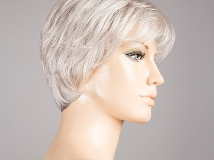 Peluca Cara 100 Deluxe de Ellen Wille, color Silver Mix, vista lateral en maniquí