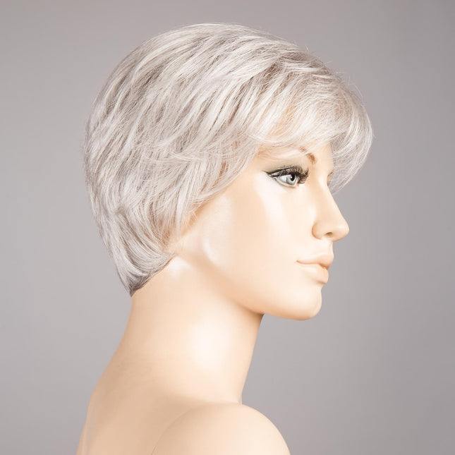 Peluca Cara 100 Deluxe de Ellen Wille, color Silver Mix, vista lateral en maniquí