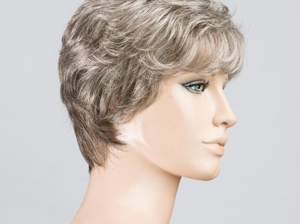 Peluca Apart Hi de Ellen Wille, color Darksnow Mix, vista lateral en maniquí
