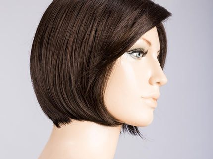 Peluca Fresh Mono Part de Ellen Wille, color Espresso Mix, vista lateral en maniquí