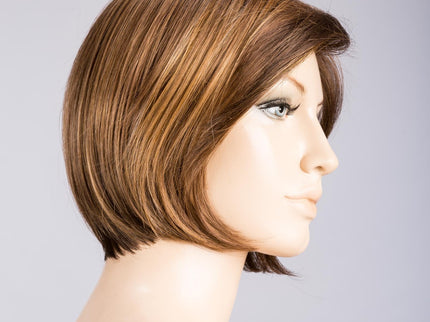 Peluca Fresh Mono Part de Ellen Wille, color Hazelnut Mix, vista lateral en maniquí