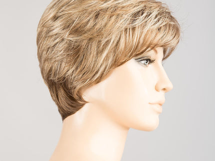Peluca Gold de Ellen Wille, color Sand Rooted, vista lateral en maniquí