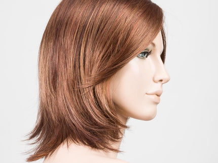 Peluca Limit Mono Part de Ellen Wille, color Hotchocolate Mix, vista lateral en maniquí