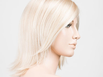 Peluca Limit Mono Part de Ellen Wille, color Pastelblonde Mix, vista lateral en maniquí