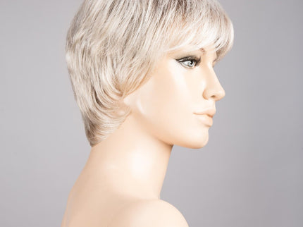 Peluca Love Comfort de Ellen Wille, color Lightchampagne Rooted, vista lateral en maniquí