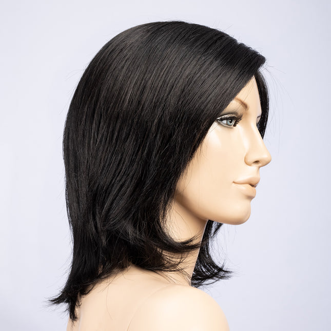 Peluca Lucky Mono Part de Ellen Wille, color Black, vista lateral en maniquí