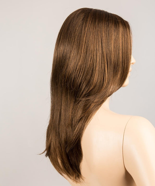 Peluca Mega Mono de Ellen Wille, color Chocolate Mix, vista lateral en maniquí