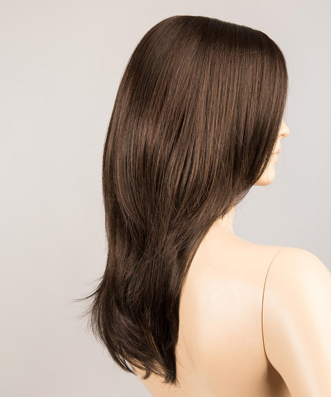 Peluca Mega Mono de Ellen Wille, color Espresso Mix, vista lateral en maniquí