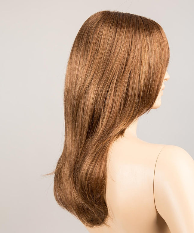 Peluca Mega Mono de Ellen Wille, color Hotmocca Mix, vista lateral en maniquí