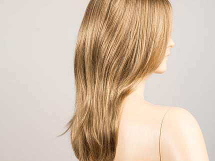 Peluca Mega Mono de Ellen Wille, color Sand Mix, vista lateral en maniquí