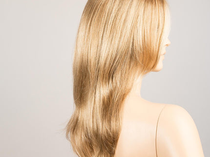 Peluca Mega Mono de Ellen Wille, color Sandyblonde Mix, vista lateral en maniquí