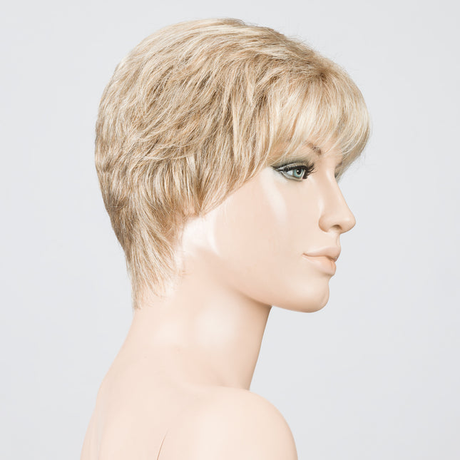 Peluca Mia Mono de Ellen Wille, color Champagne Mix, vista lateral en maniquí