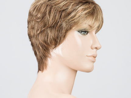 Peluca Mia Mono de Ellen Wille, color Lightbernstein Rooted, vista lateral en maniquí