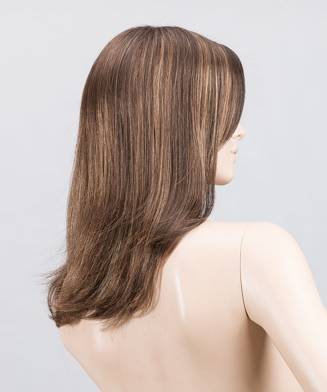 Peluca Miley Small Mono Part de Ellen Wille, color Chocolate Mix, vista lateral en maniquí