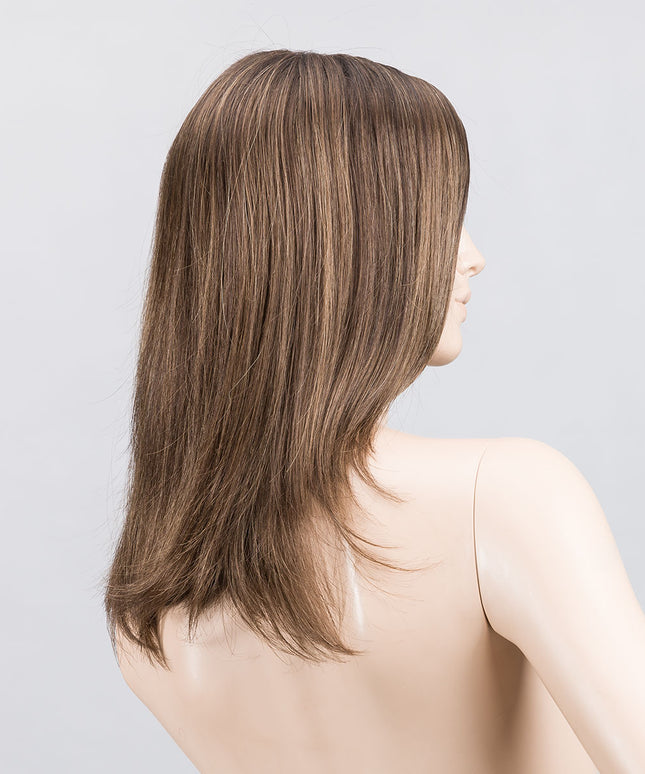 Peluca Miley Small Mono Part de Ellen Wille, color Coffeebrown Mix, vista lateral en maniquí
