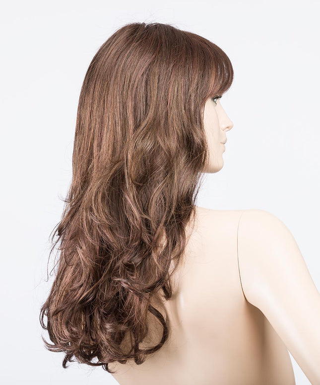 Peluca Pretty de Ellen Wille, color Darkchocolate Mix, vista lateral en maniquí